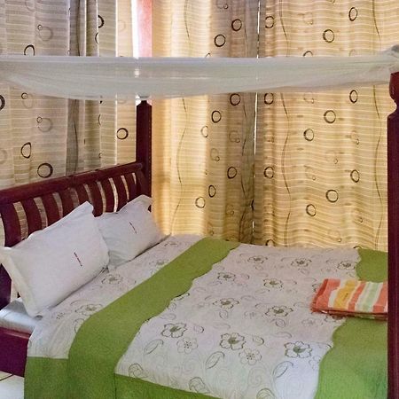 Relief Motel Fort Portal Eksteriør billede
